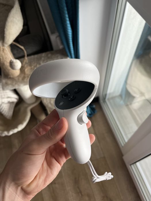 Sprzedam Oculus Quest 2 128 GB - Stan idealny