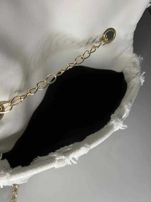 Torebka biała na łańcuszku elegancka boho