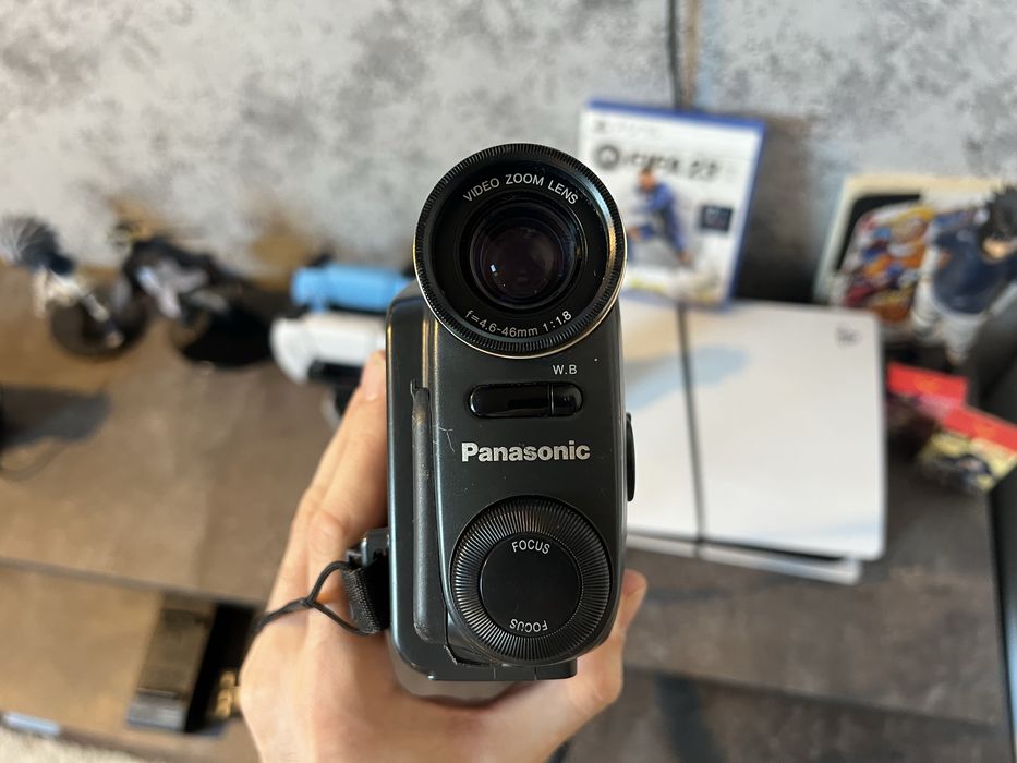 Видеокамеры Panasonic NV-R200 + NV-RX17