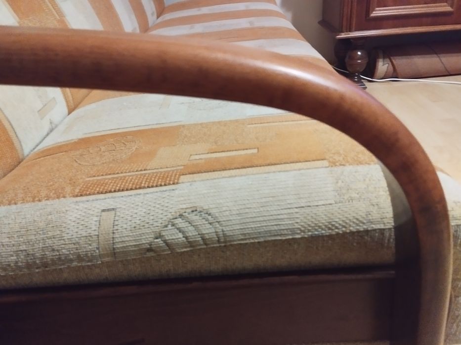 Wersalka solidna używana