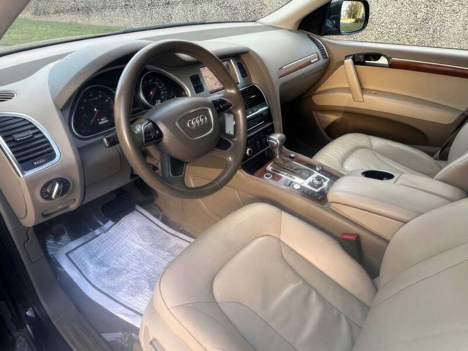 Audi Q7      2014
