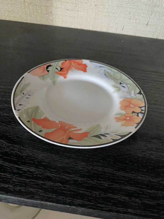 pires com flores laranjas