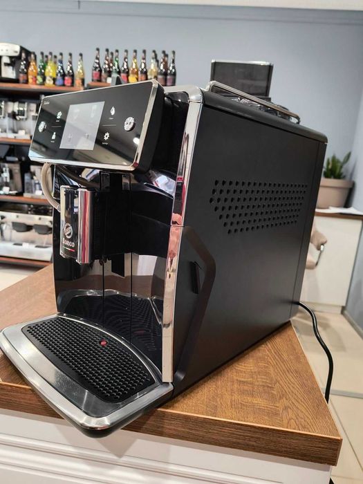 Кофемашина Saeco Xelsis SM7685 / SM7683