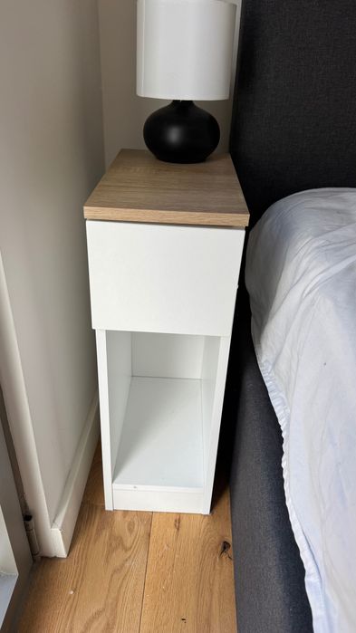 Mesas de cabeceira. Vendo duas pelo preço de uma!