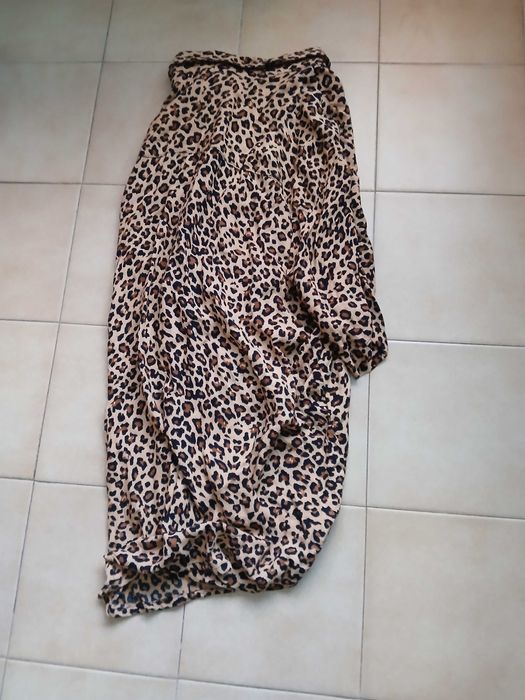Camisa tipo seda (não tem botões)