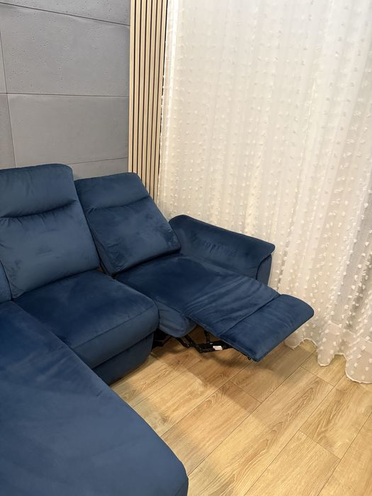 Narożnik granatowy z funkcją relaksu