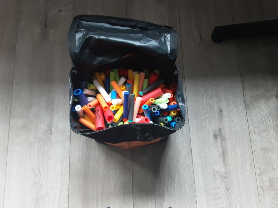 Strzałki do pistoletu i torba na akcesoria