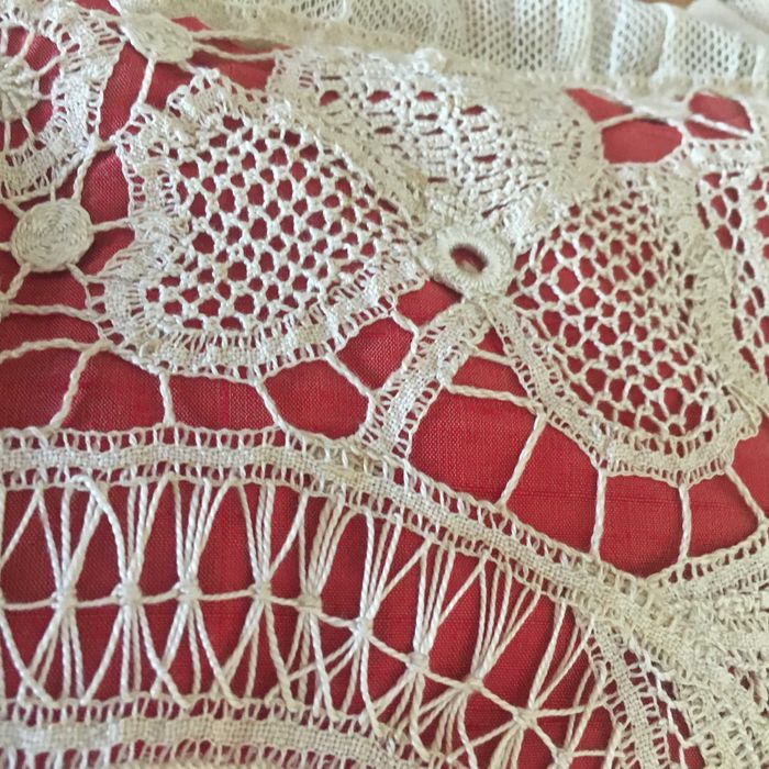 Almofada com borboleta bordada renda de bilros