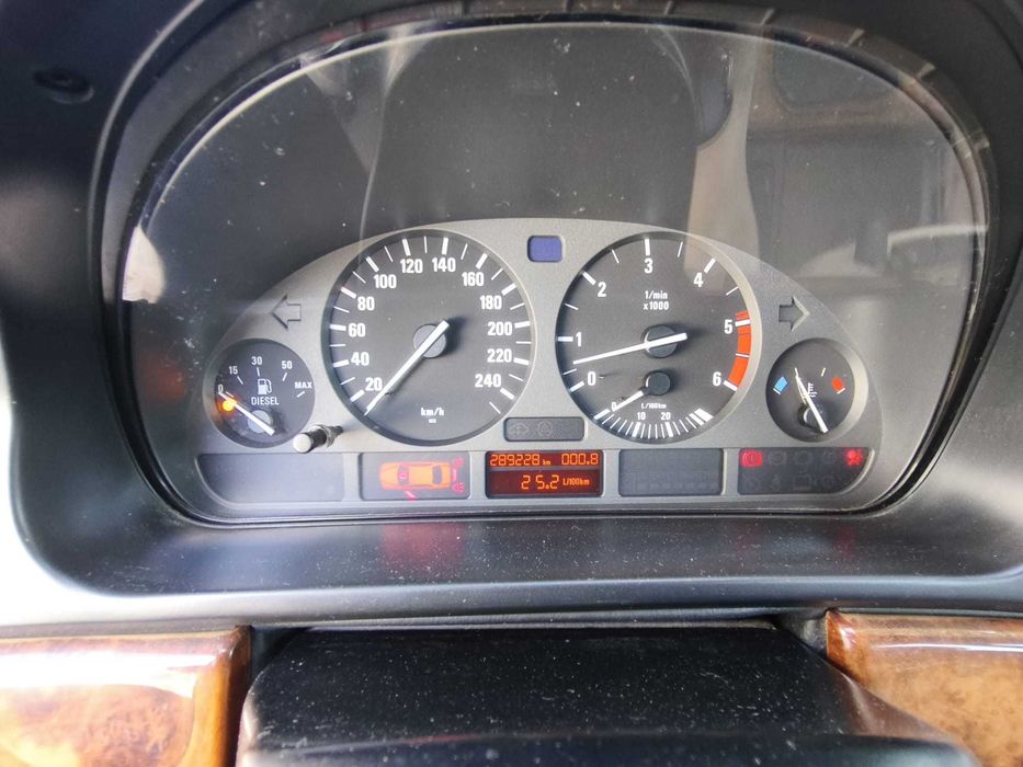 BMW 525 TDS (E39)