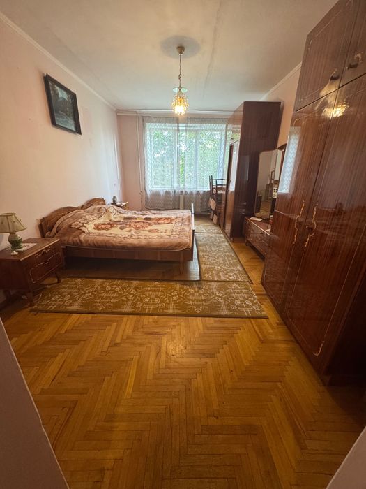 Продається велика 3 кімнатна квартира в центрі  Ужгорода!