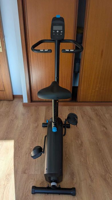 Bicicleta Estática Essencial EB 140 - DOMYOS