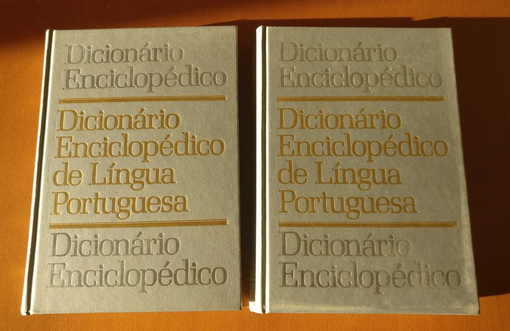 Dicionário Enciclopédico de Língua Portuguesa