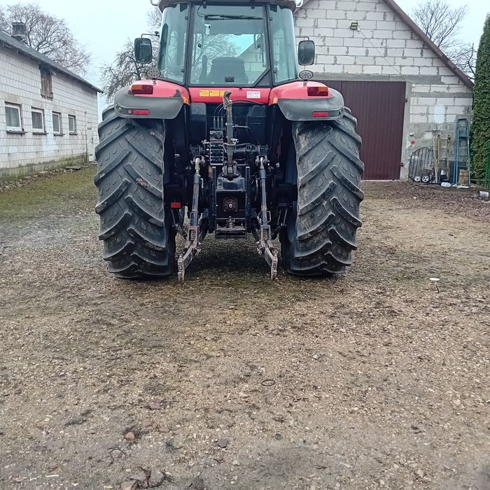 Massey Ferguson 8220  case  john dere