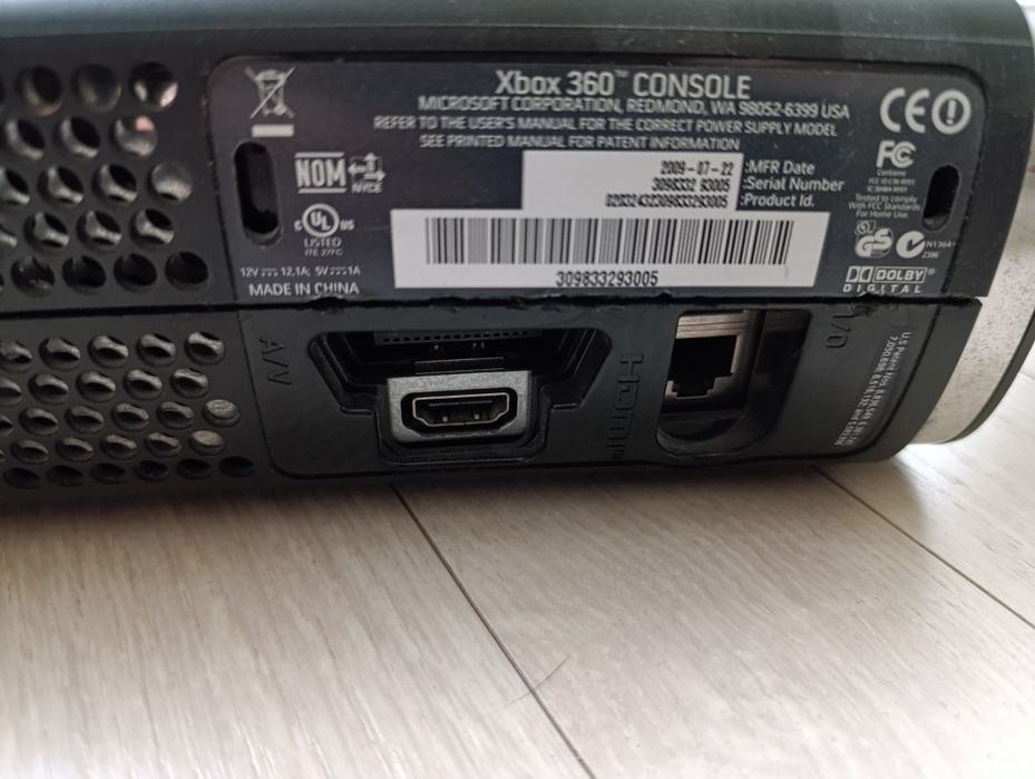 Konsola Xbox 360 (działa jak RGH) + dysk 120 + dysk USB z gratisami+ p