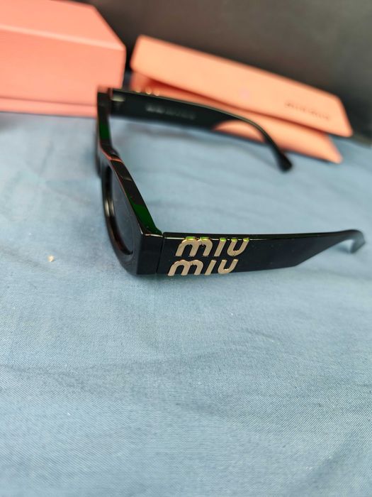 Okulary przeciwsłoneczne Miu Miu damskie komplet pudełko premium