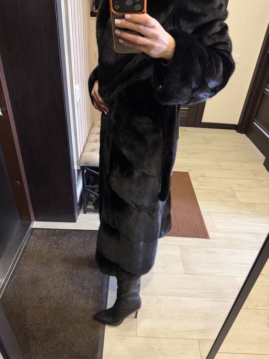 Продам шикарну норкову шубу