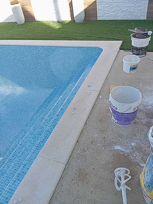 Pedreiro, pinturas, trabalhos em geral Masonry, painting, general work