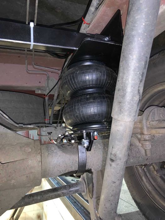 Пневмопідвіска на Ford Transit (задній привід)
