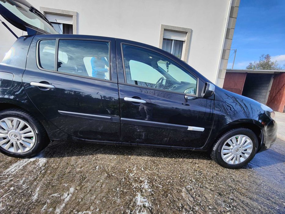 Renault Clio III Hatchback 16V 75 CV 2012