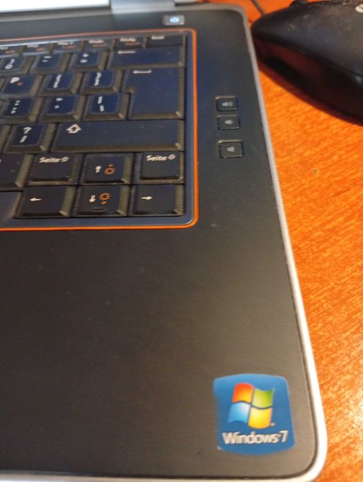 Biznesowy laptop DELL LATITUDE E6420 Windows 10, RAM 4 GB, procesor i5, dysk 250 GB , zasilacz Dell