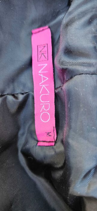 Casaco comprido cinzento em bom estado de cor cinzento.