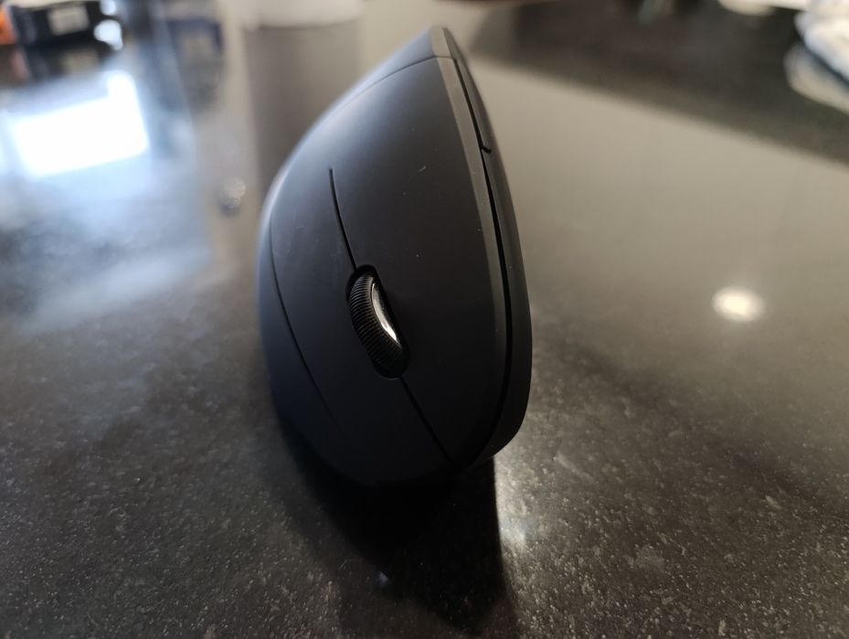 Trust Rato Vertical Wireless Ergonomic Mouse
