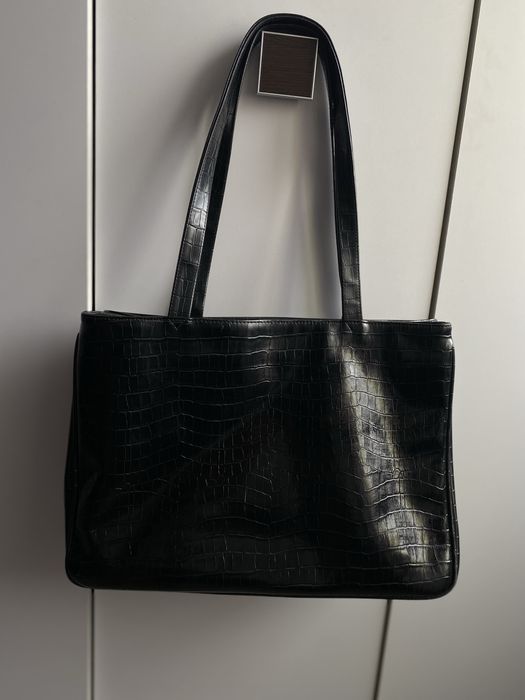 Сумка чорна вмістка