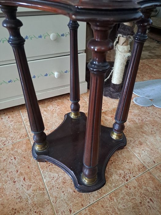 Mesa de apoio, pedra mármore no centro