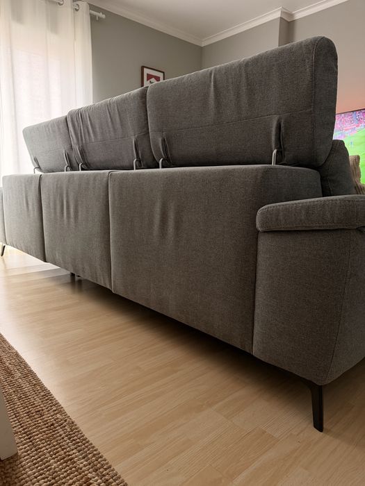 Sofá moderno com chaise longue e encostos reclináveis – NOVO