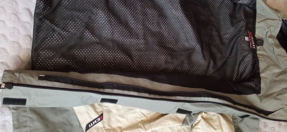 Чоловіча куртка.