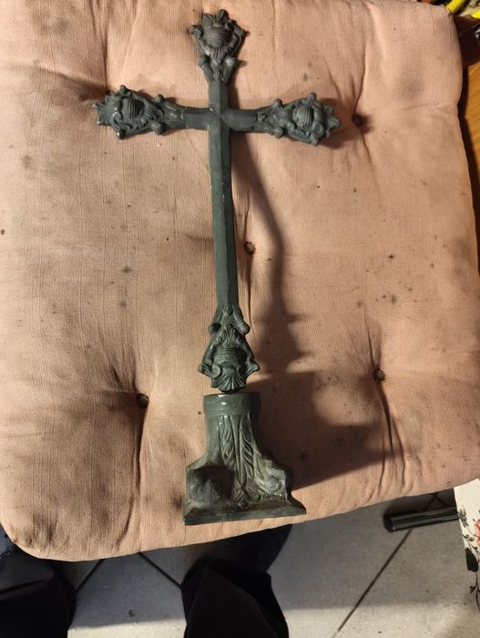 Stary krzyż ołtarzowy , krucyfiks 39 cm.