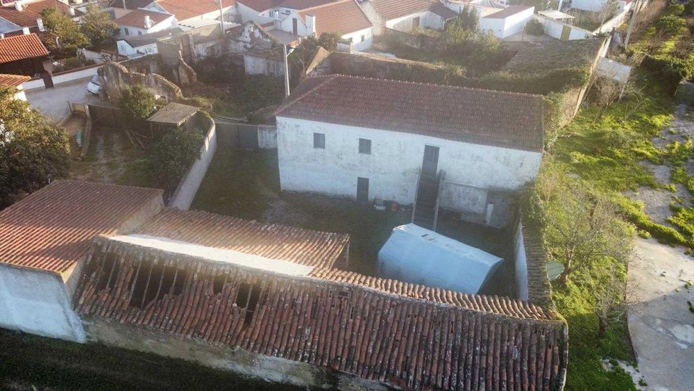 Moradia tradicional com 525m² de terreno em  (Carvalhal, Bombarral)
