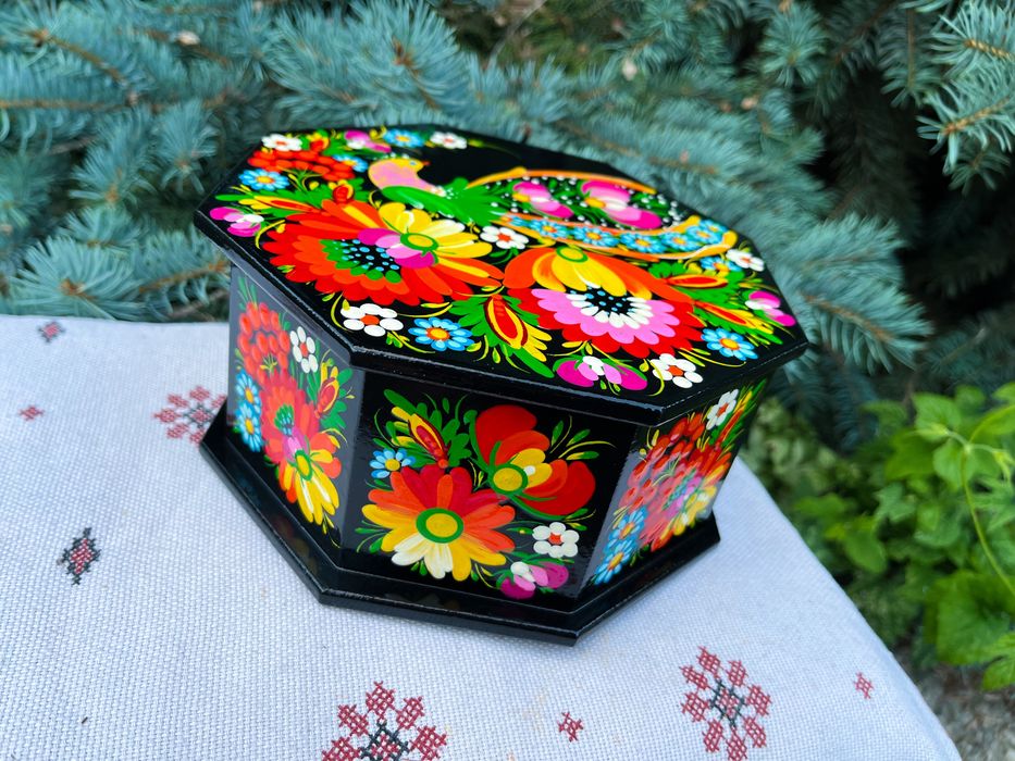 Скринька.Петриківський розпис