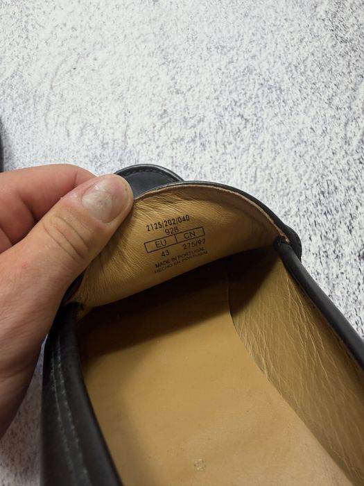 Чорні чоловічі шкіряні лофери від Zara