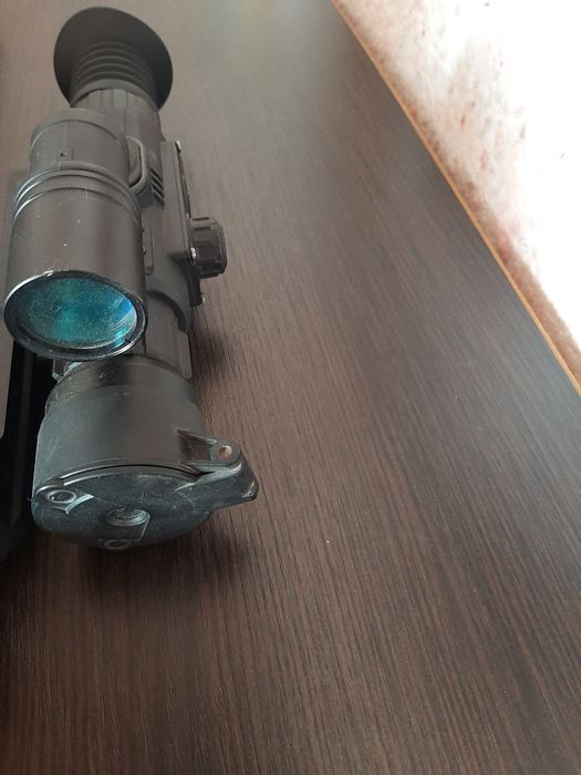 Продам приціл нічного бачення YUKON в прекрасному стані ,все працює..