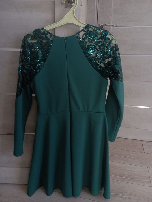 Смарагдова  сукня