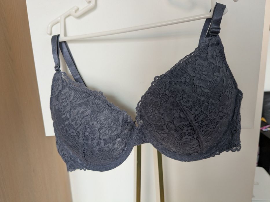 75C бюстгальтери від H&M –топ посадка