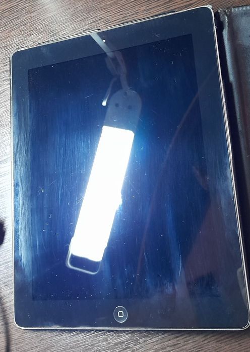 Планшет iPad 16GB Model A1395