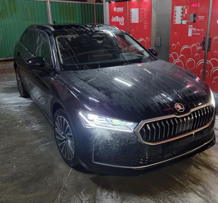 Wynajem Skoda Superb 2.0 TDI Combi