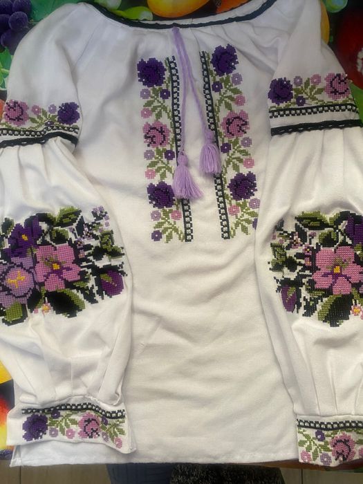 Вишиванка для дівчинки.