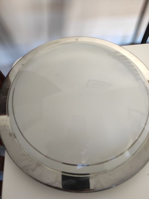 Luminária de vidro com detalhes