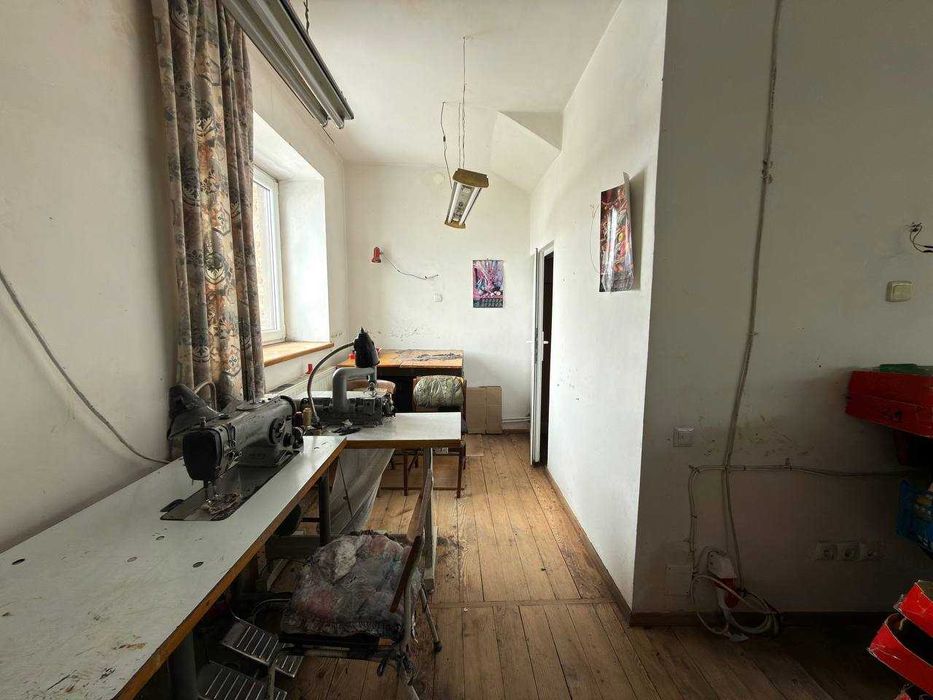 Продаж частини будинку з окремим входом та заїздом вул Шевченка, Львів