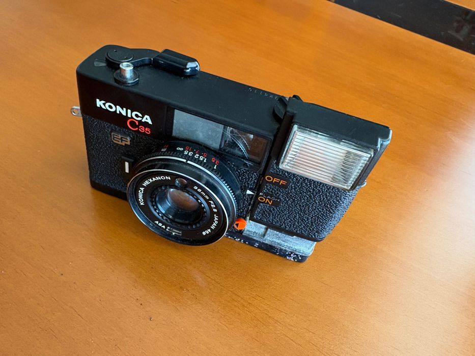 Câmara Analógica 35mm Konica C35 EF