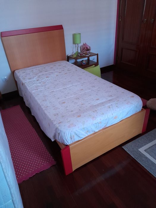 Cama e colchão NOVOS