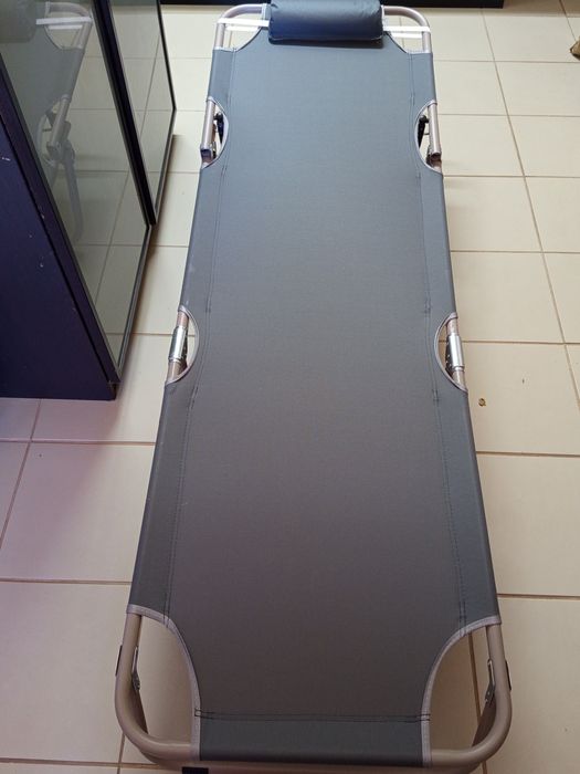 Espreguiçadeira nova .