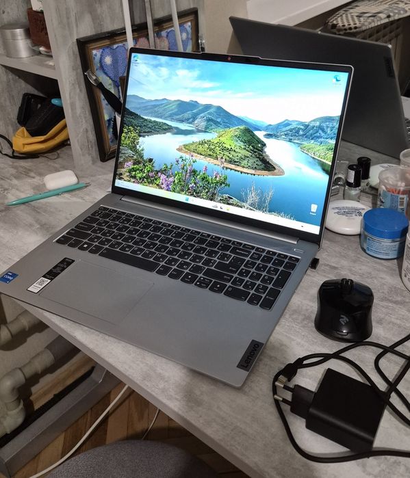 Ноутбук Lenovo IdeaPad Slim 5 16IAH8