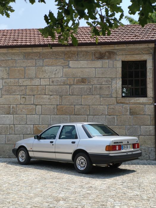 Ford Sierra 1.8 GL foto 4