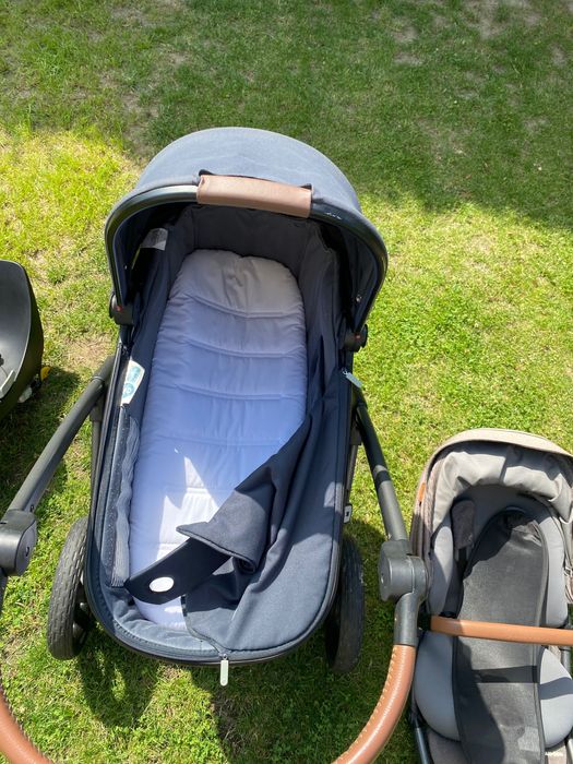 Maxi Cosi Nova 4 plus Maxi Cosi Pebble z adapterem isofix plus dodatki
