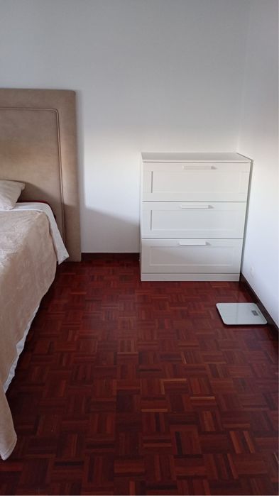 Alugo quarto  com cama de csal