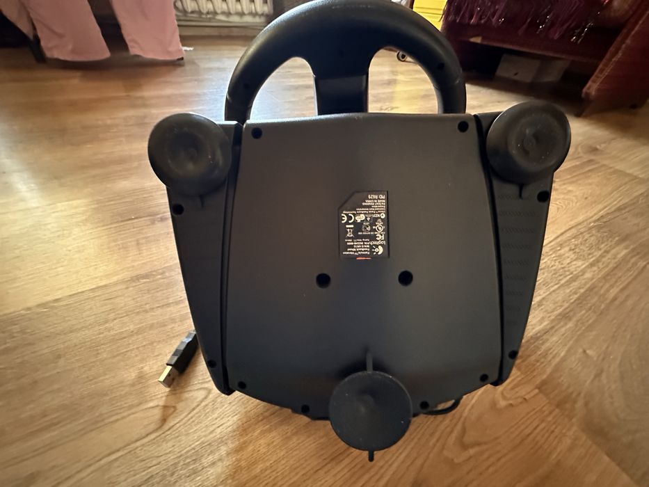 Ігровий руль Logitech